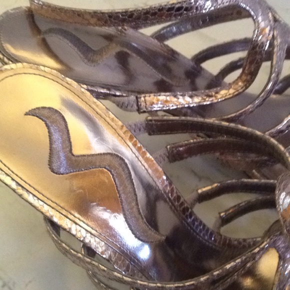 Nina Metallic slingback heels - Picture 3 of 5
